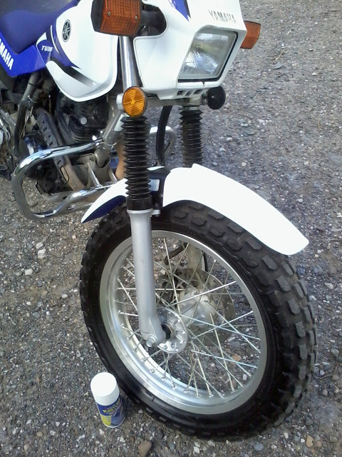Мотоцикл Yamaha после обработки Plasti Dip White