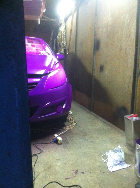 Покраска фиолетовым пластидипом Opel Corsa 02